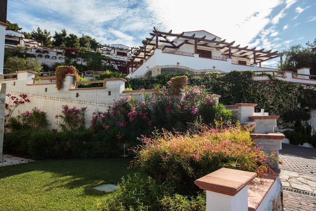 Holiday Lodge al Porto Mattinata Exterior foto